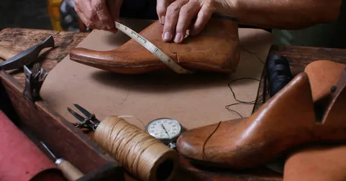 How to Create Your Own Shoe Line with Professional Manufacturers