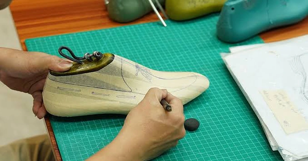 How Top Shoe Manufacturers Ensure Shoe Quality and Consistency through Handcrafting