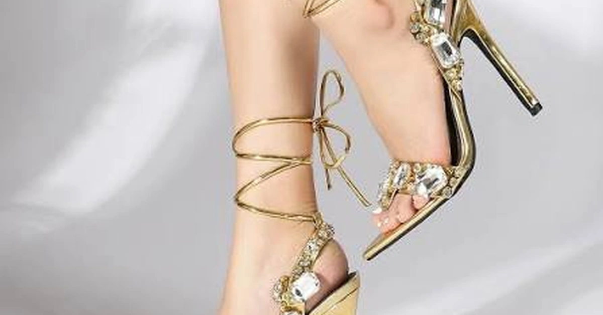 Xinzirain factory’s high heel sandals women shoes are coming!